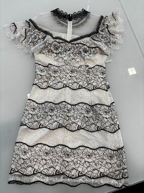 Maxreiny lace dress black & white